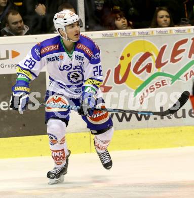 EBEL. Eishockey Bundesliga. KAC gegen VSV.  Marius Goehringer  (VSV). Klagenfurt, am 26.12.2013
Foto: Kuess 

---
pressefotos, pressefotografie, kuess, qs, qspictures, sport, bild, bilder, bilddatenbank