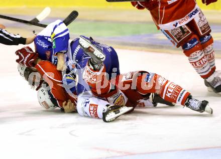 EBEL. Eishockey Bundesliga. KAC gegen VSV. Rauferei Johannes Reichel, (KAC), Curtis Fraser  (VSV). Klagenfurt, am 26.12.2013
Foto: Kuess 

---
pressefotos, pressefotografie, kuess, qs, qspictures, sport, bild, bilder, bilddatenbank