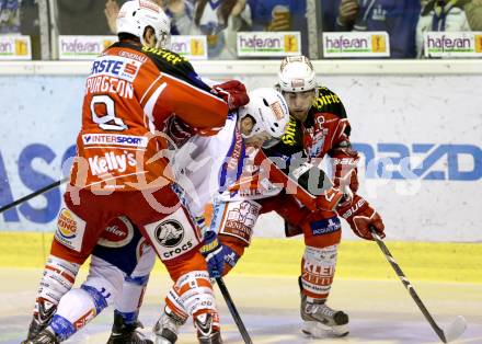 EBEL. Eishockey Bundesliga. KAC gegen VSV. Tyler Spurgeon, Martin Schumnig,  (KAC), Derek Ryan (VSV). Klagenfurt, am 26.12.2013
Foto: Kuess 

---
pressefotos, pressefotografie, kuess, qs, qspictures, sport, bild, bilder, bilddatenbank