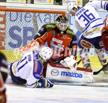 EBEL. Eishockey Bundesliga. KAC gegen VSV. Rene Swette, (KAC), Derek Ryan  (VSV). Klagenfurt, am 26.12.2013
Foto: Kuess 

---
pressefotos, pressefotografie, kuess, qs, qspictures, sport, bild, bilder, bilddatenbank