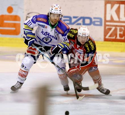 EBEL. Eishockey Bundesliga. KAC gegen VSV. Tyler Scofield, (KAC), Brock McBride  (VSV). Klagenfurt, am 26.12.2013
Foto: Kuess 

---
pressefotos, pressefotografie, kuess, qs, qspictures, sport, bild, bilder, bilddatenbank