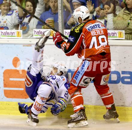 EBEL. Eishockey Bundesliga. KAC gegen VSV. Florian Iberer, (KAC), Benjamin Petrik  (VSV). Klagenfurt, am 26.12.2013
Foto: Kuess 

---
pressefotos, pressefotografie, kuess, qs, qspictures, sport, bild, bilder, bilddatenbank