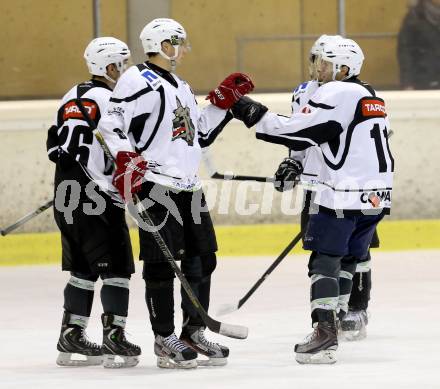 Eishockey. Kaerntner Liga Division I. Tarco Woelfe gegen 1. EHC Althofen. Torjubel Andreas Muschlin (Tarco). Klagenfurt, 26.12.2013.
Foto: Kuess
---
pressefotos, pressefotografie, kuess, qs, qspictures, sport, bild, bilder, bilddatenbank