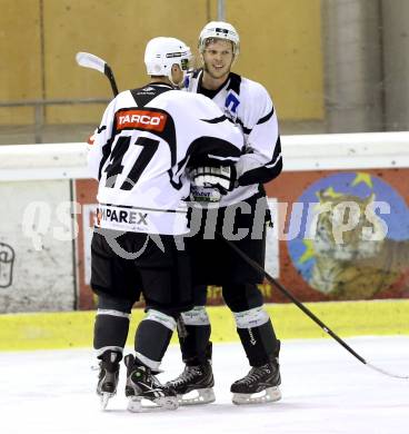 Eishockey. Kaerntner Liga Division I. Tarco Woelfe gegen 1. EHC Althofen. Torjubel Harald Ofner, Heiko Ofner (Tarco). Klagenfurt, 26.12.2013.
Foto: Kuess
---
pressefotos, pressefotografie, kuess, qs, qspictures, sport, bild, bilder, bilddatenbank