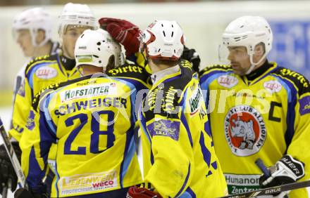 Eishockey. Kaerntner Liga Division I. Tarco Woelfe gegen 1. EHC Althofen. Torjubel  (Althofen). Klagenfurt, 26.12.2013.
Foto: Kuess
---
pressefotos, pressefotografie, kuess, qs, qspictures, sport, bild, bilder, bilddatenbank