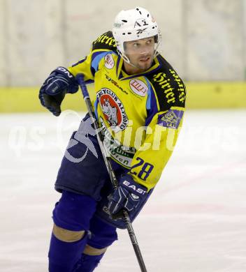 Eishockey. Kaerntner Liga Division I. Tarco Woelfe gegen 1. EHC Althofen. Christian Schweiger (Althofen). Klagenfurt, 26.12.2013.
Foto: Kuess
---
pressefotos, pressefotografie, kuess, qs, qspictures, sport, bild, bilder, bilddatenbank