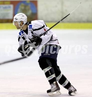 Eishockey. Kaerntner Liga Division I. Tarco Woelfe gegen 1. EHC Althofen. Andreas Muschlin (Tarco). Klagenfurt, 26.12.2013.
Foto: Kuess
---
pressefotos, pressefotografie, kuess, qs, qspictures, sport, bild, bilder, bilddatenbank