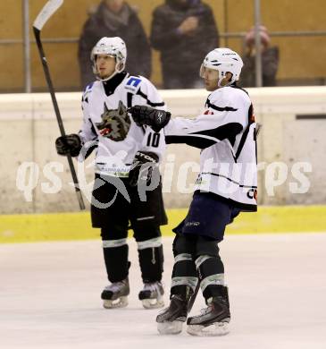 Eishockey. Kaerntner Liga Division I. Tarco Woelfe gegen 1. EHC Althofen. Torjubel Andreas Muschlin (Tarco). Klagenfurt, 26.12.2013.
Foto: Kuess
---
pressefotos, pressefotografie, kuess, qs, qspictures, sport, bild, bilder, bilddatenbank