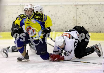 Eishockey. Kaerntner Liga Division I. Tarco Woelfe gegen 1. EHC Althofen. Lucas Hernegger, (Tarco), Sandro Czechner  (Althofen). Klagenfurt, 26.12.2013.
Foto: Kuess
---
pressefotos, pressefotografie, kuess, qs, qspictures, sport, bild, bilder, bilddatenbank