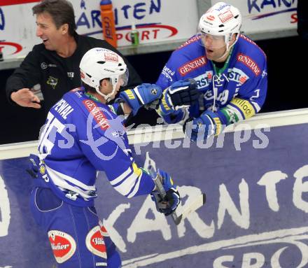 EBEL. Eishockey Bundesliga. EC VSV gegen KAC. Torjubel Marco Pewal, Cole Jarrett (VSV). Villach, am 28.12.2013.
Foto: Kuess 


---
pressefotos, pressefotografie, kuess, qs, qspictures, sport, bild, bilder, bilddatenbank