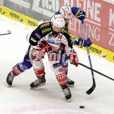 EBEL. Eishockey Bundesliga. EC VSV gegen KAC. John Hughes,  (VSV), Johannes Reichel (KAC). Villach, am 28.12.2013.
Foto: Kuess 


---
pressefotos, pressefotografie, kuess, qs, qspictures, sport, bild, bilder, bilddatenbank