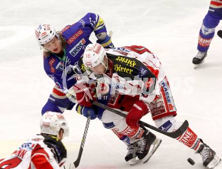 EBEL. Eishockey Bundesliga. EC VSV gegen KAC. Michael Forney, (VSV), Patrick Harand  (KAC). Villach, am 28.12.2013.
Foto: Kuess 


---
pressefotos, pressefotografie, kuess, qs, qspictures, sport, bild, bilder, bilddatenbank