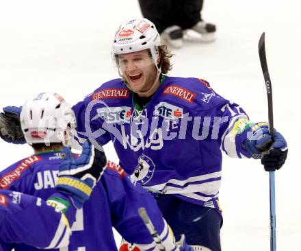 EBEL. Eishockey Bundesliga. EC VSV gegen Dornbirner Eishockey Club.  torjubel John Hughes,  (VSV). Villach, am 30.12.2013.
Foto: Kuess 


---
pressefotos, pressefotografie, kuess, qs, qspictures, sport, bild, bilder, bilddatenbank