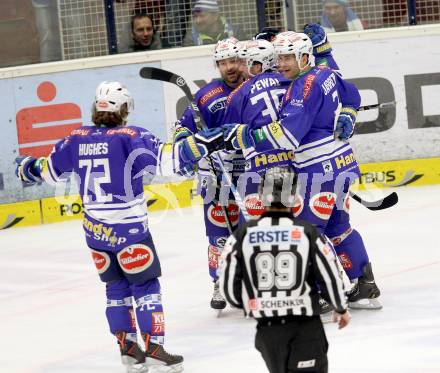 EBEL. Eishockey Bundesliga. EC VSV gegen Dornbirner Eishockey Club.  Torjubel (VSV). Villach, am 30.12.2013.
Foto: Kuess 


---
pressefotos, pressefotografie, kuess, qs, qspictures, sport, bild, bilder, bilddatenbank