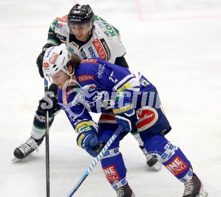 EBEL. Eishockey Bundesliga. EC VSV gegen HDD TELEMACH Olimpija Ljubljana. John Hughes, (VSV), Gregor Koblar (Laibach). Villach, am 1.1.2014.
Foto: Kuess 


---
pressefotos, pressefotografie, kuess, qs, qspictures, sport, bild, bilder, bilddatenbank