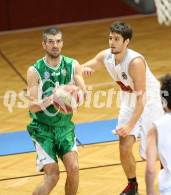 Basketball 2. Bundesliga. Woerthersee Piraten gegen KOS Klagenfurt/Celovec. Daniel Gspandl  (Piraten), Ales Primc (KOS). Klagenfurt, am 4.1.2014.
Foto: Kuess
---
pressefotos, pressefotografie, kuess, qs, qspictures, sport, bild, bilder, bilddatenbank