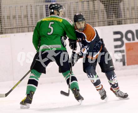 Eishockey Kaerntner Liga Division I. VST ADLER Voelkermarkt gegen Hockey Club Toblach - Dobbiaco ICEBEARS. Max Weissnegger, (Voelkermarkt), Marcel Lanzinger (Toblach). Voelkermarkt, 4.1.2014.
Foto: Kuess
---
pressefotos, pressefotografie, kuess, qs, qspictures, sport, bild, bilder, bilddatenbank