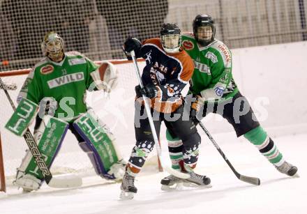 Eishockey Kaerntner Liga Division I. VST ADLER Voelkermarkt gegen Hockey Club Toblach - Dobbiaco ICEBEARS. Christoph Leitsoni, Benjamin Reichart, (Voelkermarkt), Tiziano Farinella (Toblach). Voelkermarkt, 4.1.2014.
Foto: Kuess
---
pressefotos, pressefotografie, kuess, qs, qspictures, sport, bild, bilder, bilddatenbank