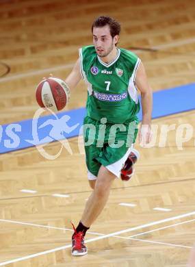 Basketball 2. Bundesliga. Woerthersee Piraten gegen KOS Klagenfurt/Celovec. rok Papic (KOS). Klagenfurt, am 4.1.2014.
Foto: Kuess
---
pressefotos, pressefotografie, kuess, qs, qspictures, sport, bild, bilder, bilddatenbank