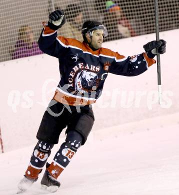 Eishockey Kaerntner Liga Division I. VST ADLER Voelkermarkt gegen Hockey Club Toblach - Dobbiaco ICEBEARS. Torjubel Klaus Volgger (Toblach). Voelkermarkt, 4.1.2014.
Foto: Kuess
---
pressefotos, pressefotografie, kuess, qs, qspictures, sport, bild, bilder, bilddatenbank