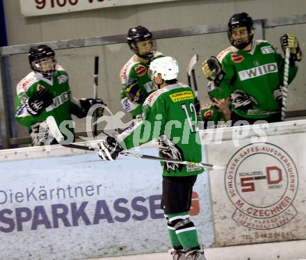 Eishockey Kaerntner Liga Division I. VST ADLER Voelkermarkt gegen Hockey Club Toblach - Dobbiaco ICEBEARS. Torjubel Christoph Skriner (Voelkermarkt). Voelkermarkt, 4.1.2014.
Foto: Kuess
---
pressefotos, pressefotografie, kuess, qs, qspictures, sport, bild, bilder, bilddatenbank