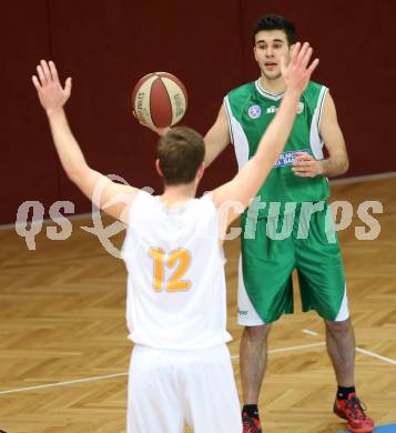 Basketball 2. Bundesliga. Woerthersee Piraten gegen KOS Klagenfurt/Celovec. Toman Feinig (KOS). Klagenfurt, am 4.1.2014.
Foto: Kuess
---
pressefotos, pressefotografie, kuess, qs, qspictures, sport, bild, bilder, bilddatenbank