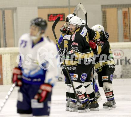 Eishockey Kaerntner Liga Ost. Division II. UEC Kiebitz Althofen gegen Friesacher AC. Jubel Althofen. Althofen, 4.1.2014.
Foto: Kuess
---
pressefotos, pressefotografie, kuess, qs, qspictures, sport, bild, bilder, bilddatenbank