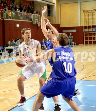 Basketball 2. Bundesliga. KOS Klagenfurt/Celovec gegen WSG Radenthein. Milovan Radmanovic (KOS), Lovro Hren, Matej Pirija (Radenthein). Klagenfurt, 6.1.2014.
Foto: Kuess
---
pressefotos, pressefotografie, kuess, qs, qspictures, sport, bild, bilder, bilddatenbank