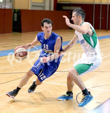 Basketball 2. Bundesliga. KOS Klagenfurt/Celovec gegen WSG Radenthein. Ales Primc (KOS), Peter Gleissner (Radenthein).. Klagenfurt, 6.1.2014.
Foto: Kuess
---
pressefotos, pressefotografie, kuess, qs, qspictures, sport, bild, bilder, bilddatenbank