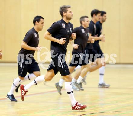 Fussball Bundesliga. Trainingsauftakt RZ Pellets WAC.  Boris Huettenbrenner, Michael Liendl, Manuel Kerhe. Wolfsberg, am 7.1.2014.
Foto: Kuess
---
pressefotos, pressefotografie, kuess, qs, qspictures, sport, bild, bilder, bilddatenbank