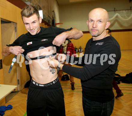 Fussball Bundesliga. Trainingsauftakt RZ Pellets WAC.  Michael Sollbauer, Walter Reichel (Institut fuer Sportmedizin). Wolfsberg, am 7.1.2014.
Foto: Kuess
---
pressefotos, pressefotografie, kuess, qs, qspictures, sport, bild, bilder, bilddatenbank