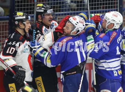 EBEL. Eishockey Bundesliga. EC VSV gegen HC Orli Znojmo. Derek Ryan, Curtis Fraser (VSV), David Bartos, Jan Mueller (Znaim). Villach, am 7.1.2014.
Foto: Kuess
---
pressefotos, pressefotografie, kuess, qs, qspictures, sport, bild, bilder, bilddatenbank