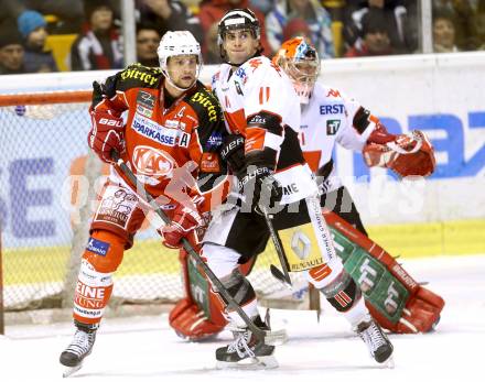 EBEL. Eishockey Bundesliga. KAC gegen HC TWK Innsbruck Die Haie. Johannes Reichel, (KAC), Alexander Hoeller  (Innsbruck). Klagenfurt, am 10.1.2014.
Foto: Kuess 

---
pressefotos, pressefotografie, kuess, qs, qspictures, sport, bild, bilder, bilddatenbank