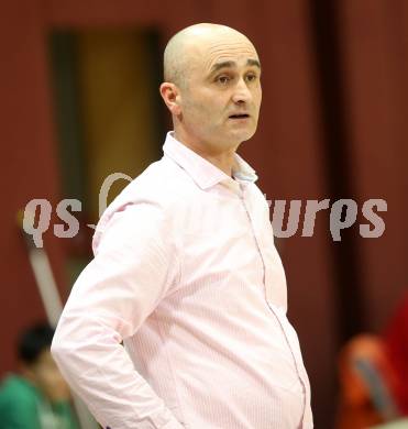 Basketball 2. Bundesliga. Woerthersee Piraten gegen Vienna D.C. Timberwolves.  Trainer Dragan Sliskovic (Piraten). Klagenfurt, am 11.1.2014.
Foto: Kuess
---
pressefotos, pressefotografie, kuess, qs, qspictures, sport, bild, bilder, bilddatenbank