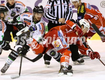 EBEL. Eishockey Bundesliga. KAC gegen HDD TELEMACH Olimpija Ljubljana.  Manuel Geier,  (KAC), Ziga Pesut (Laibach. Klagenfurt, am 17.1.2014.
Foto: Kuess 

---
pressefotos, pressefotografie, kuess, qs, qspictures, sport, bild, bilder, bilddatenbank