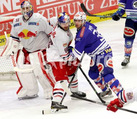 EBEL. Eishockey Bundesliga. EC VSV gegen EC Red Bull Salzburg. Marco Pewal, (VSV), Luka Gracnar, Troy Milam (Salzburg). Villach, am 19.1.2014.
Foto: Kuess 


---
pressefotos, pressefotografie, kuess, qs, qspictures, sport, bild, bilder, bilddatenbank