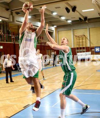 Basketball 2. Bundesliga. KOS Klagenfurt/Celovec gegen BK Mattersburg Rocks. Milovan Radmanovic, (KOS), Corey Hallett  (Mattersburg). Klagenfurt, am 18.1.2014.
Foto: Kuess
---
pressefotos, pressefotografie, kuess, qs, qspictures, sport, bild, bilder, bilddatenbank