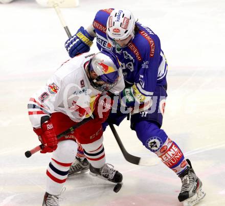 EBEL. Eishockey Bundesliga. EC VSV gegen EC Red Bull Salzburg. Eric Hunter,  (VSV), Garrett Roe (Salzburg). Villach, am 19.1.2014.
Foto: Kuess 


---
pressefotos, pressefotografie, kuess, qs, qspictures, sport, bild, bilder, bilddatenbank