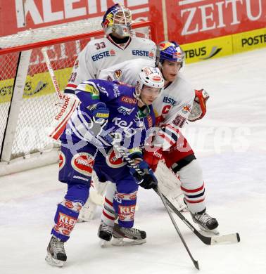 EBEL. Eishockey Bundesliga. EC VSV gegen EC Red Bull Salzburg. Marco Pewal, (VSV),  Matthias Trattnig, GRACNAR Luka (Salzburg). Villach, am 19.1.2014.
Foto: Kuess 


---
pressefotos, pressefotografie, kuess, qs, qspictures, sport, bild, bilder, bilddatenbank