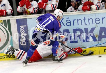 EBEL. Eishockey Bundesliga. EC VSV gegen EC Red Bull Salzburg. Derek Ryan,  (VSV), Andreas Kristler (Salzburg). Villach, am 19.1.2014.
Foto: Kuess 


---
pressefotos, pressefotografie, kuess, qs, qspictures, sport, bild, bilder, bilddatenbank