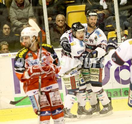 EBEL. Eishockey Bundesliga. KAC gegen SAPA Fehervar AV19.  Torjubel Colton Yellow Horn, Richard Jackman,  (Alba Volan). Klagenfurt, am 24.1.2014.
Foto: Kuess 

---
pressefotos, pressefotografie, kuess, qs, qspictures, sport, bild, bilder, bilddatenbank