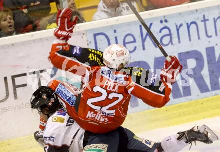 EBEL. Eishockey Bundesliga. KAC gegen SAPA Fehervar AV19.  Thomas Poeck,  (KAC), Colton Yellow Horn (Alba Volan). Klagenfurt, am 24.1.2014.
Foto: Kuess 

---
pressefotos, pressefotografie, kuess, qs, qspictures, sport, bild, bilder, bilddatenbank