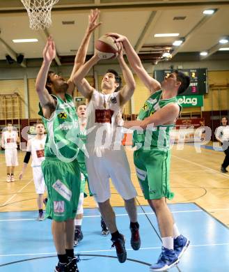 Basketball 2. Bundesliga.  Woerthersee Piraten gegen Dornbirn Lions.  Daniel Gspandl, (Piraten),  Mario Tobar Ruiz, Luka Kevric (Dornbirn). Klagenfurt, am 25.1.2014.
Foto: Kuess
---
pressefotos, pressefotografie, kuess, qs, qspictures, sport, bild, bilder, bilddatenbank