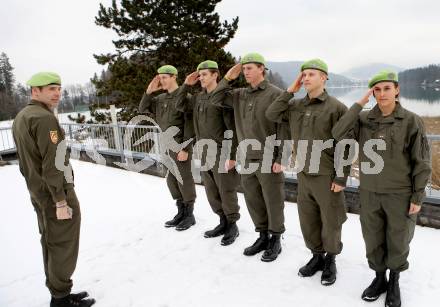 Schi Alpin. Snowboard. Verabschiedung Kaerntner Olympia Teilnehmer. Kommandant Andreas Lindner, Otmar Striedinger, Matthias Mayer, Max Franz, Hanno Douschan, Ina Meschik.
Faak am See, 27.1.2014.
Foto: Kuess
---
pressefotos, pressefotografie, kuess, qs, qspictures, sport, bild, bilder, bilddatenbank