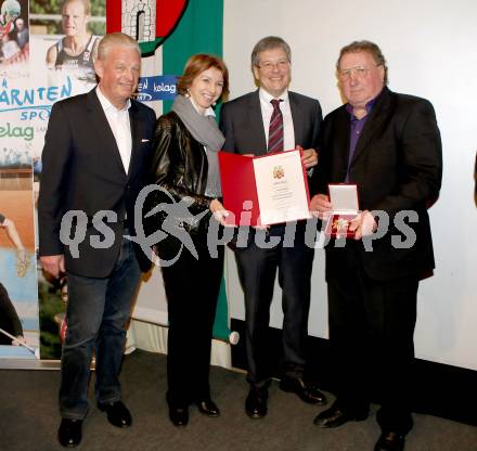 Eishockey. Filmpraesentation. Reinhard Tellian, Gaby Schaunig, Sepp Puschnig, Peter Kaiser. Klagenfurt, am 28.1.2014.
Foto: Kuess
---
pressefotos, pressefotografie, kuess, qs, qspictures, sport, bild, bilder, bilddatenbank