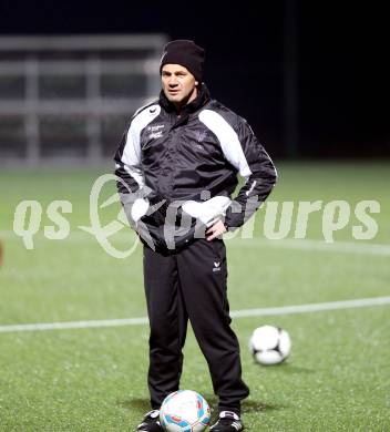 Fussball. U17 Nationalteam. Frauenfussball. Carinthians Soccer Women. Trainer Robert Arnulf Schweiger. Glanegg, 15.11.2013.
Foto: Kuess
---
pressefotos, pressefotografie, kuess, qs, qspictures, sport, bild, bilder, bilddatenbank