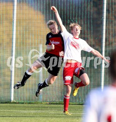 Fussball Unterliga Ost. Ludmannsdorf gegen Woelfnitz. Martin Klemenjak, (Ludmannsdorf), Michael Pirker  (Woelfnitz). Ludmannsdorf, am 27.10.2013.
Foto: Kuess
Foto: Kuess
---
pressefotos, pressefotografie, kuess, qs, qspictures, sport, bild, bilder, bilddatenbank