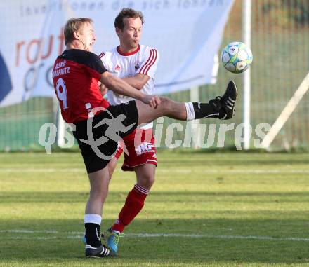 Fussball Unterliga Ost. Ludmannsdorf gegen Woelfnitz. Michael Sablatnik,  (Ludmannsdorf), Michael Pirker (Woelfnitz). Ludmannsdorf, am 27.10.2013.
Foto: Kuess
Foto: Kuess
---
pressefotos, pressefotografie, kuess, qs, qspictures, sport, bild, bilder, bilddatenbank