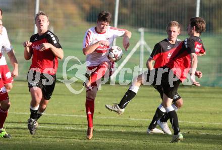 Fussball Unterliga Ost. Ludmannsdorf gegen Woelfnitz. Andreas Schawarz, (Ludmannsdorf), Michael Pirker, Karl Schweighofer (Woelfnitz). Ludmannsdorf, am 27.10.2013.
Foto: Kuess
Foto: Kuess
---
pressefotos, pressefotografie, kuess, qs, qspictures, sport, bild, bilder, bilddatenbank