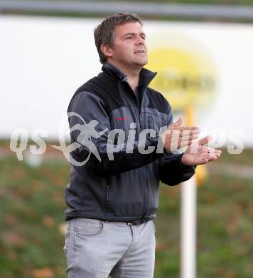 Fussball Unterliga Ost. Ludmannsdorf gegen Woelfnitz. Trainer Michael Rutnig (Woelfnitz). Ludmannsdorf, am 27.10.2013.
Foto: Kuess
---
pressefotos, pressefotografie, kuess, qs, qspictures, sport, bild, bilder, bilddatenbank